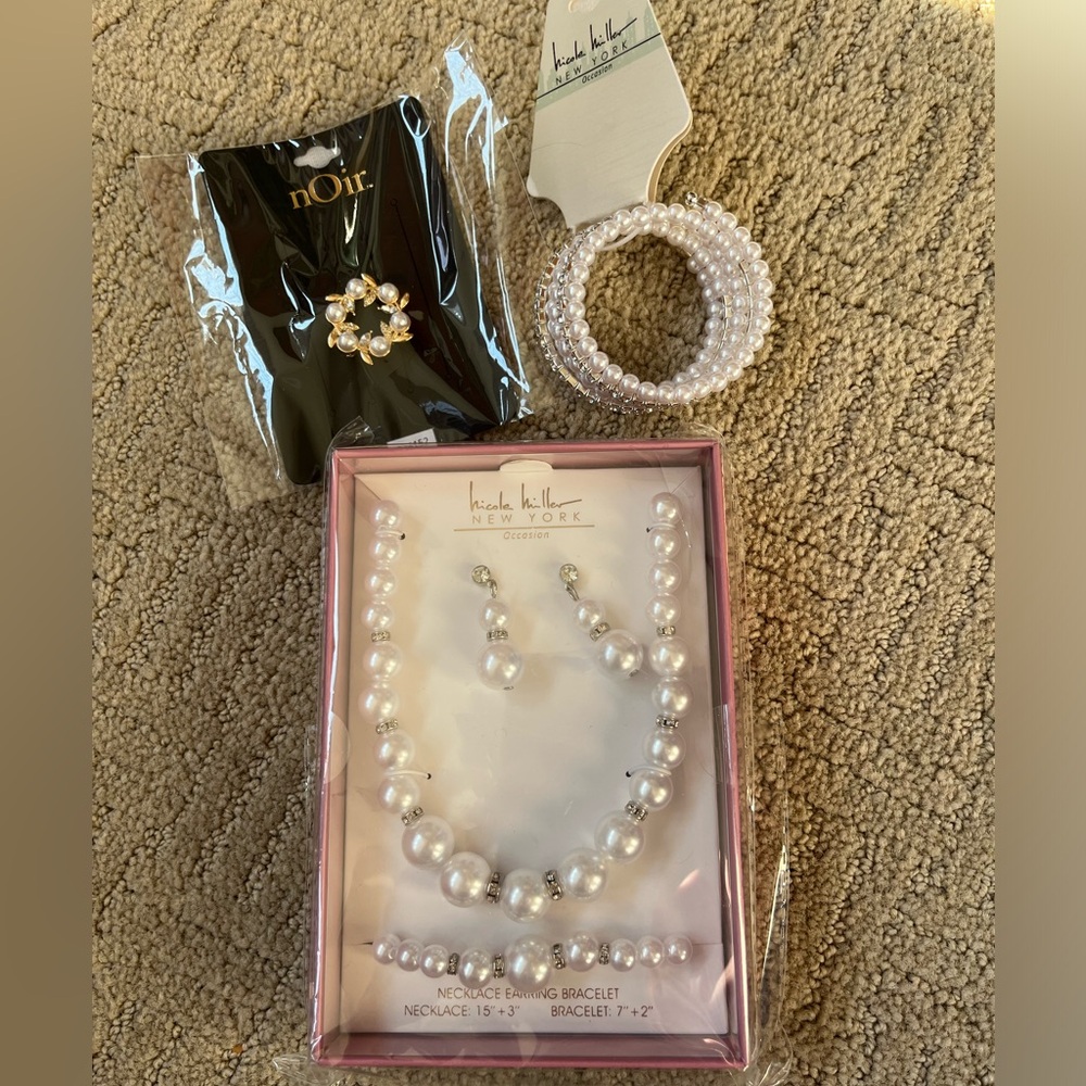Bundle of Pearl Jewelry
